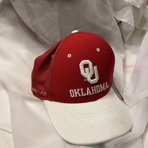 Never worn University of Oklahoma hat